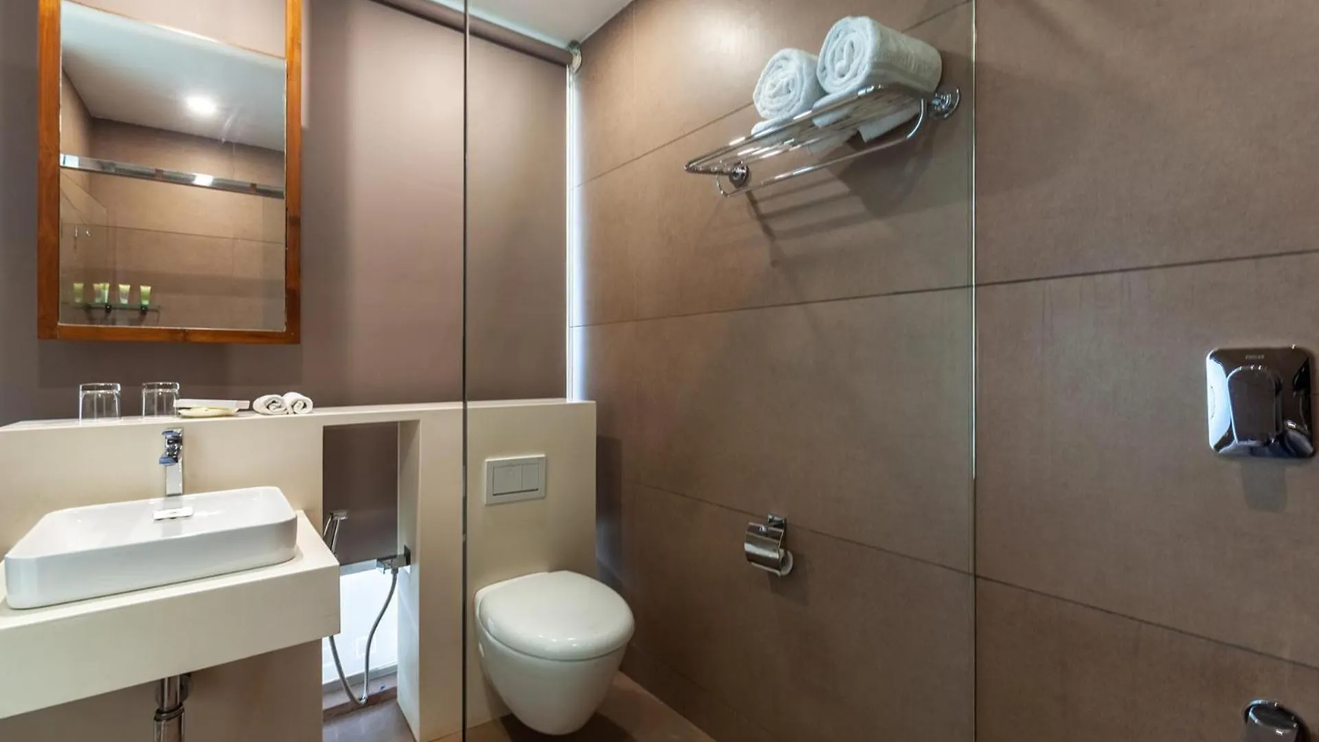 Stayvista At The Rain - River Villa With Infinity Pool Alappuzha