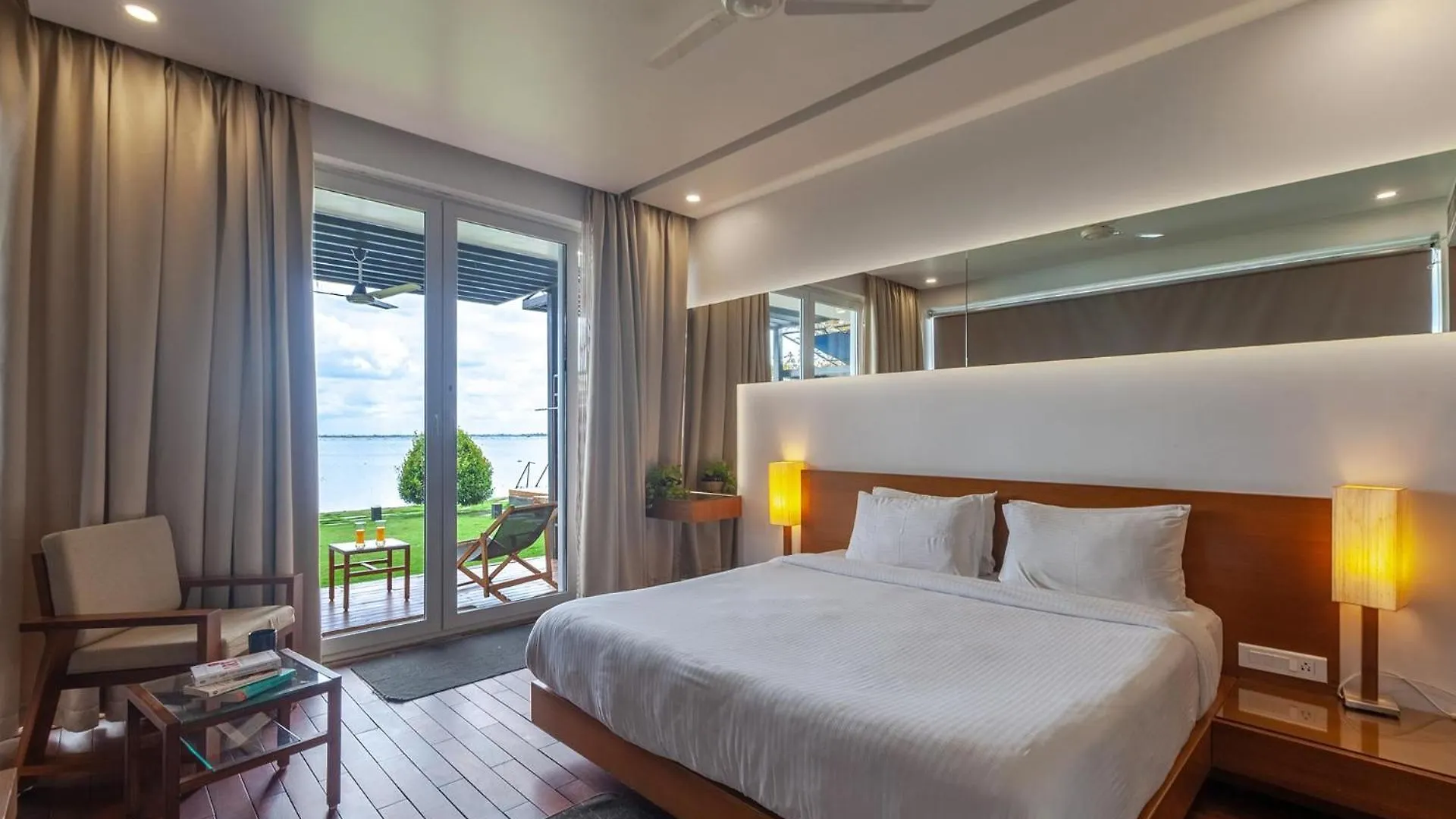 Stayvista At The Rain - River Villa With Infinity Pool Alappuzha 4*,  Índia