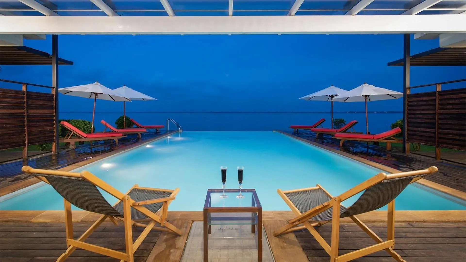 Stayvista At The Rain - River Villa With Infinity Pool Alappuzha