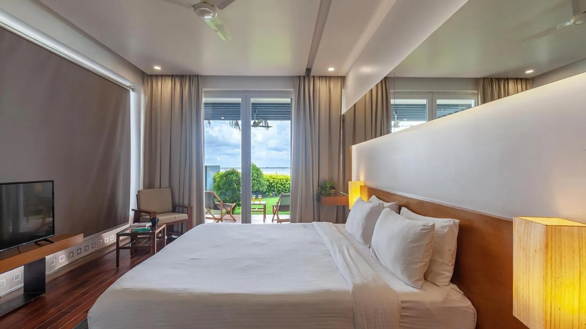 Stayvista At The Rain - River Villa With Infinity Pool Alappuzha