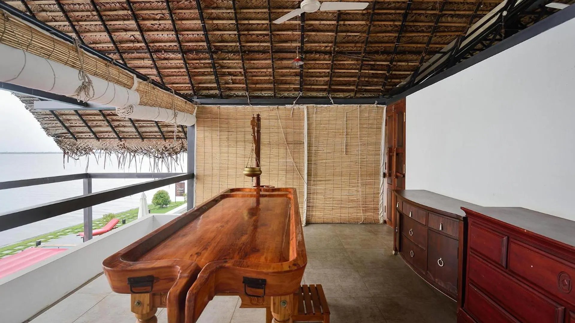 Resort Stayvista At The Rain - River Villa With Infinity Pool Alappuzha