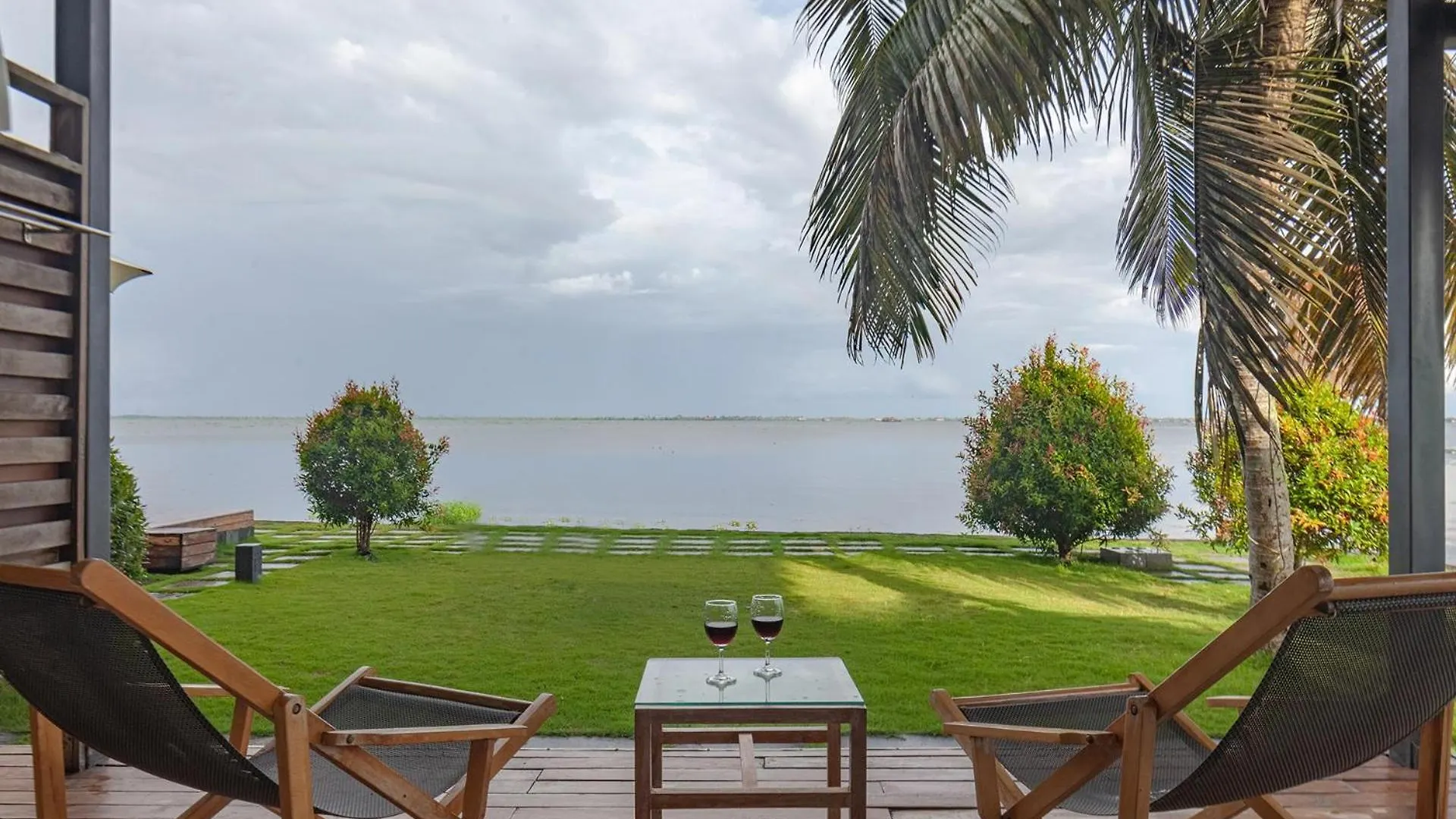 Stayvista At The Rain - River Villa With Infinity Pool Alappuzha 4*,
